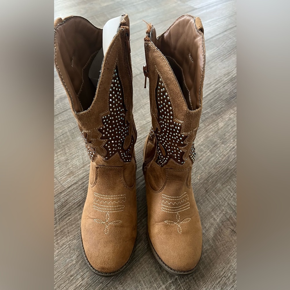 Justice grils boots, cowgirl western style,, Size 7, faux suede, rhinestone, EC